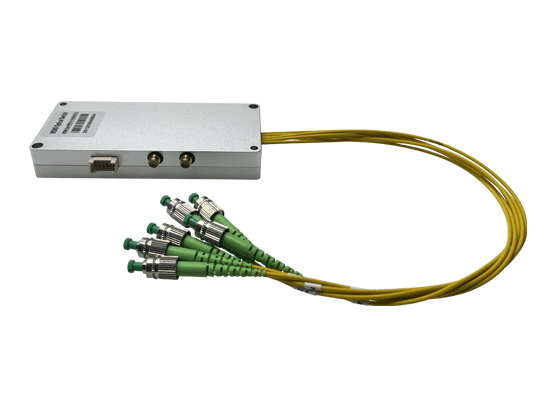 2×4 MEMS保偏光開關（帶SMA口）產品實拍